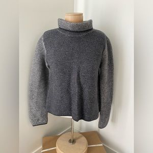 SWEATER | Aritzia Wilfred 100% Merino wool size medium (fits small)